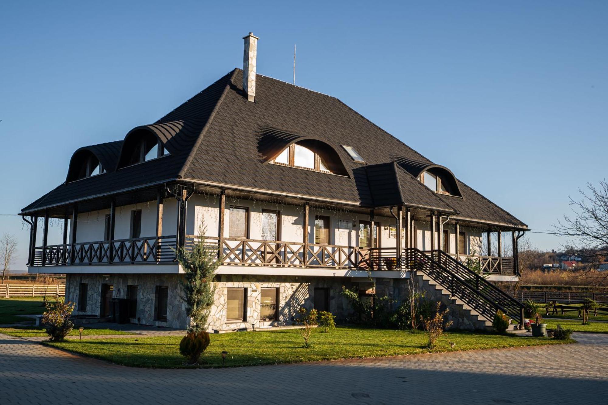 Casa Andra Hotel Siret Exterior foto